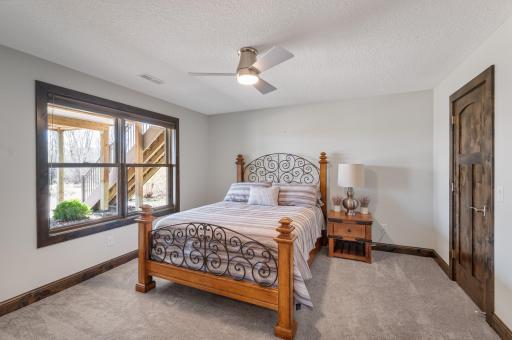 34 Crescent Lane, North Oaks, MN 55127