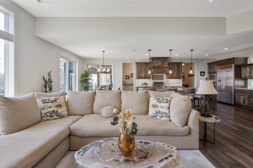 34 Crescent Lane, North Oaks, MN 55127