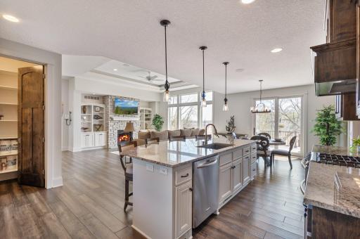 34 Crescent Lane, North Oaks, MN 55127