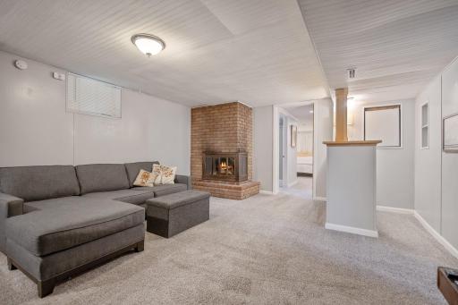 Family Room - 2nd Wood Burning Fireplace / Dry Bar