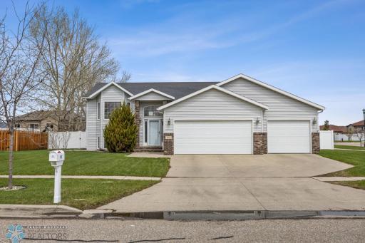 902 Parkway Drive, West Fargo, ND 58078