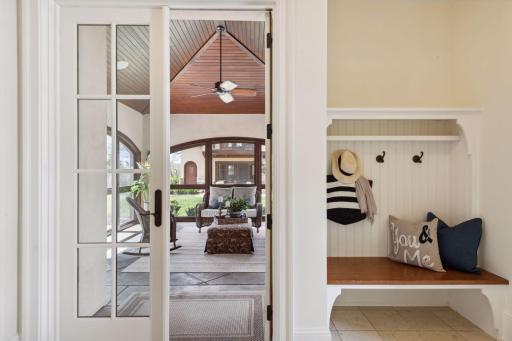 Outdoor & indoor seamlessly blended