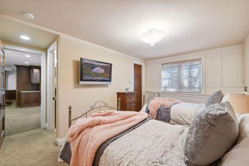 Additional garden level bedroom ideal for guests/live-in.