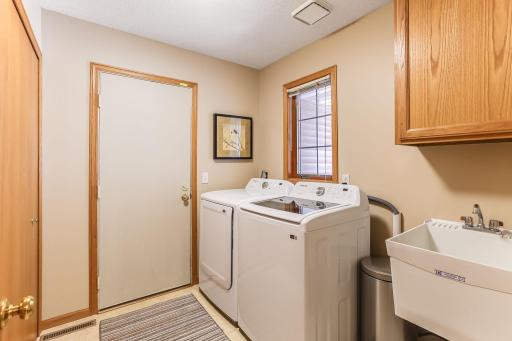 541 Deer Ridge Lane S, Saint Paul, MN 55119