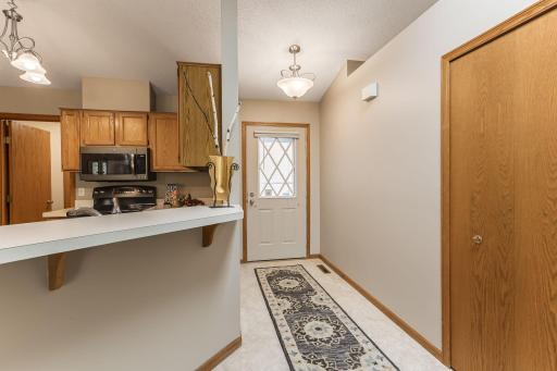 541 Deer Ridge Lane S, Saint Paul, MN 55119