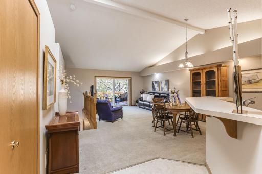 541 Deer Ridge Lane S, Saint Paul, MN 55119