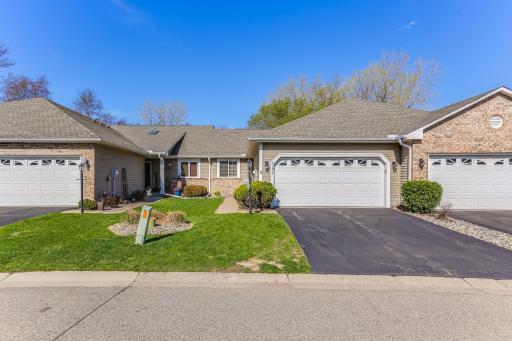 541 Deer Ridge Lane S, Saint Paul, MN 55119