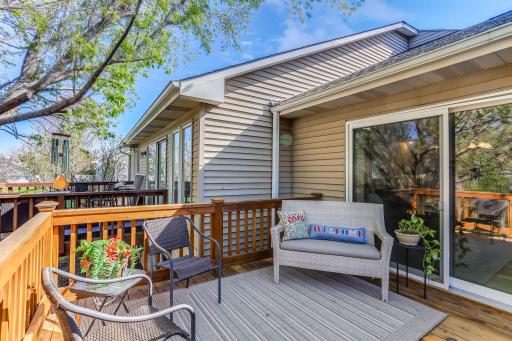 541 Deer Ridge Lane S, Saint Paul, MN 55119