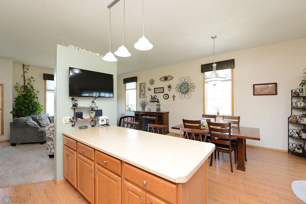 Large breakfast bar