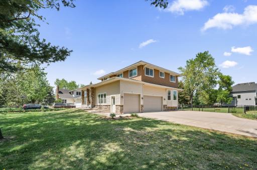 2895 Thunder Bay Court, Saint Paul, MN 55117