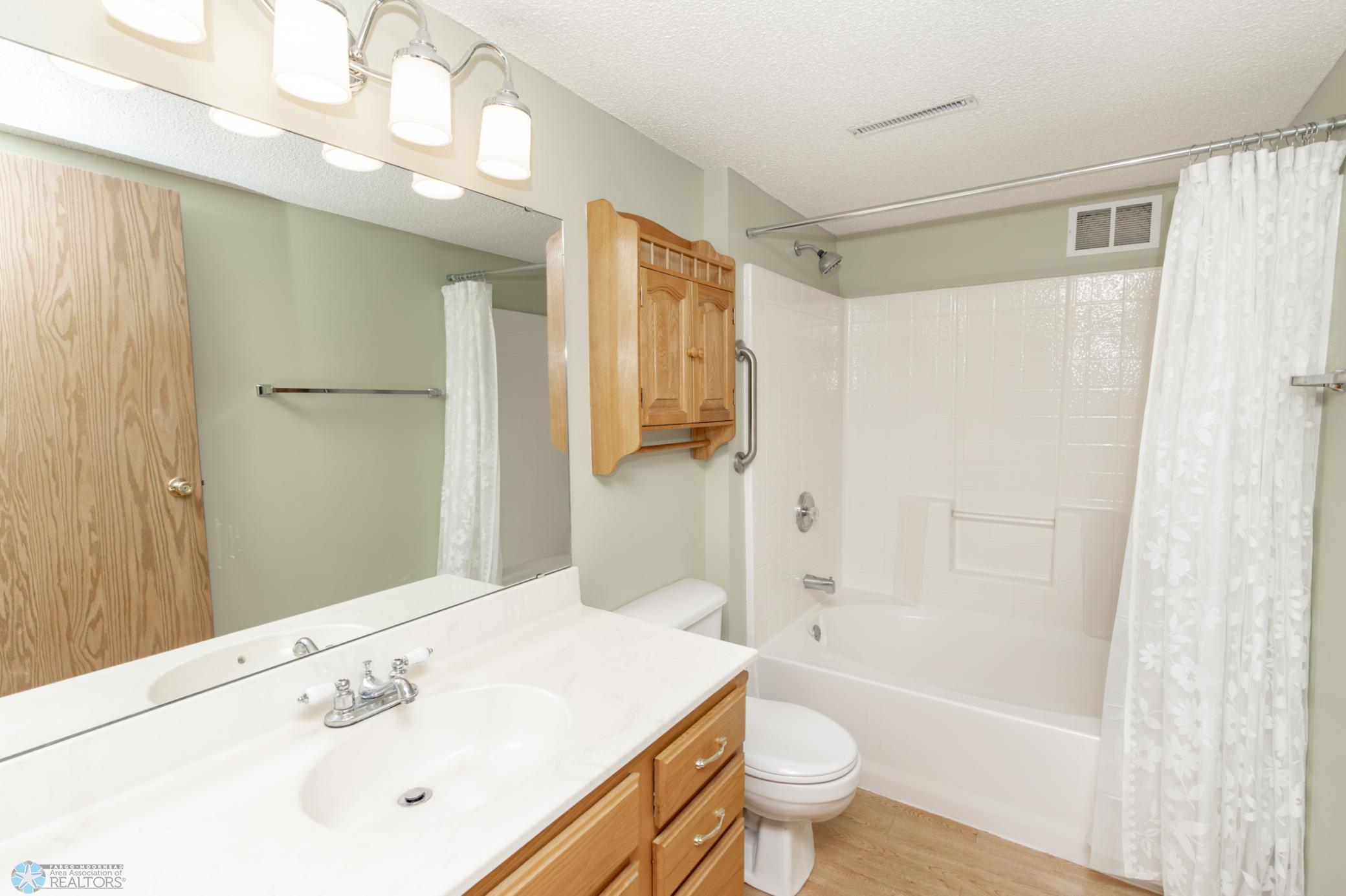 Primary Bathroom - Full