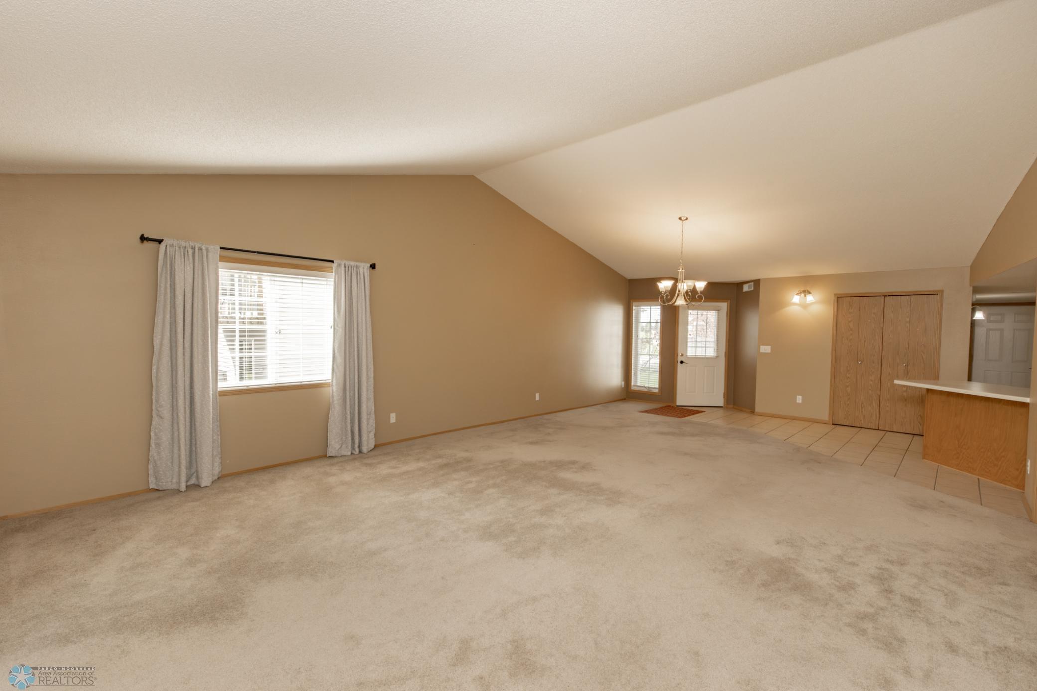 Living Room/Dining