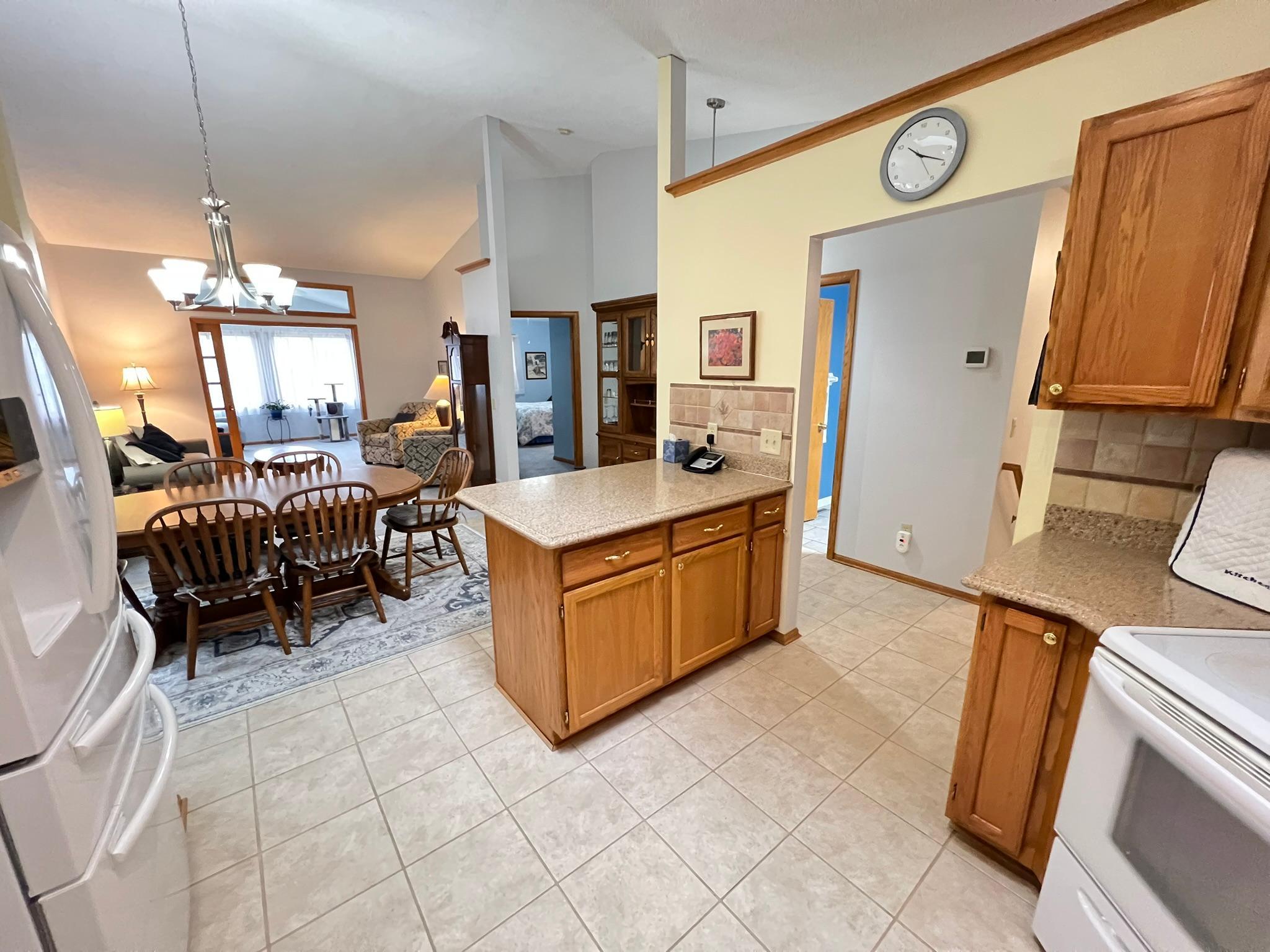 Nice open floor plan with vaulted main floor.