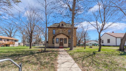 307 7th Street SE, Little Falls, MN 56345