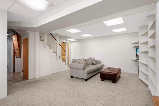 2365 Lakeridge Drive, White Bear Lake, MN 55110