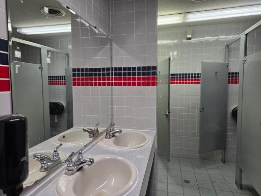 2025050Lodge - year round bathrooms1_130915.jpg