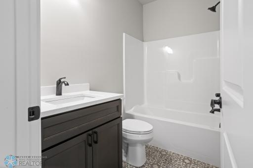 216 Laverne Lane, Colfax, ND 58018