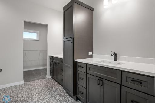 216 Laverne Lane, Colfax, ND 58018