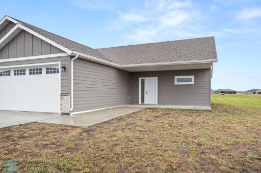 216 Laverne Lane, Colfax, ND 58018