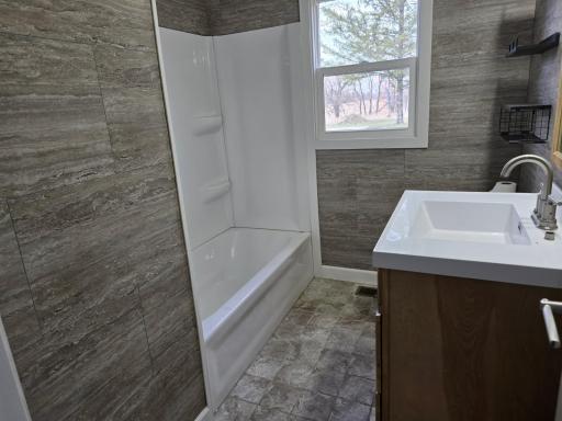 1036 Willow Street W, Detroit Lakes, MN 56501