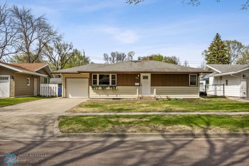 221 26th Avenue N, Fargo, ND 58102