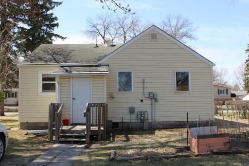 712 Kendall Avenue S, Thief River Falls, MN 56701