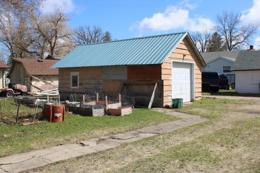 712 Kendall Avenue S, Thief River Falls, MN 56701