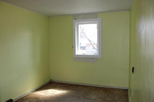 712 Kendall Avenue S, Thief River Falls, MN 56701