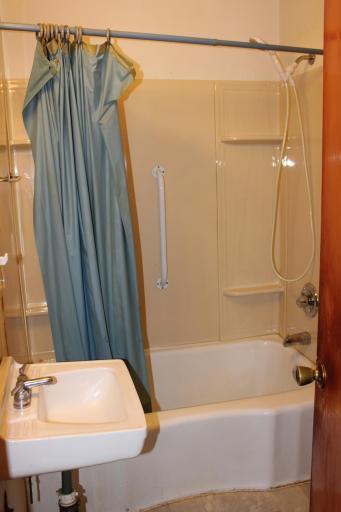 712 Kendall Avenue S, Thief River Falls, MN 56701