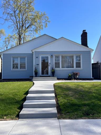 2102 Pinehurst Avenue, Saint Paul, MN 55116