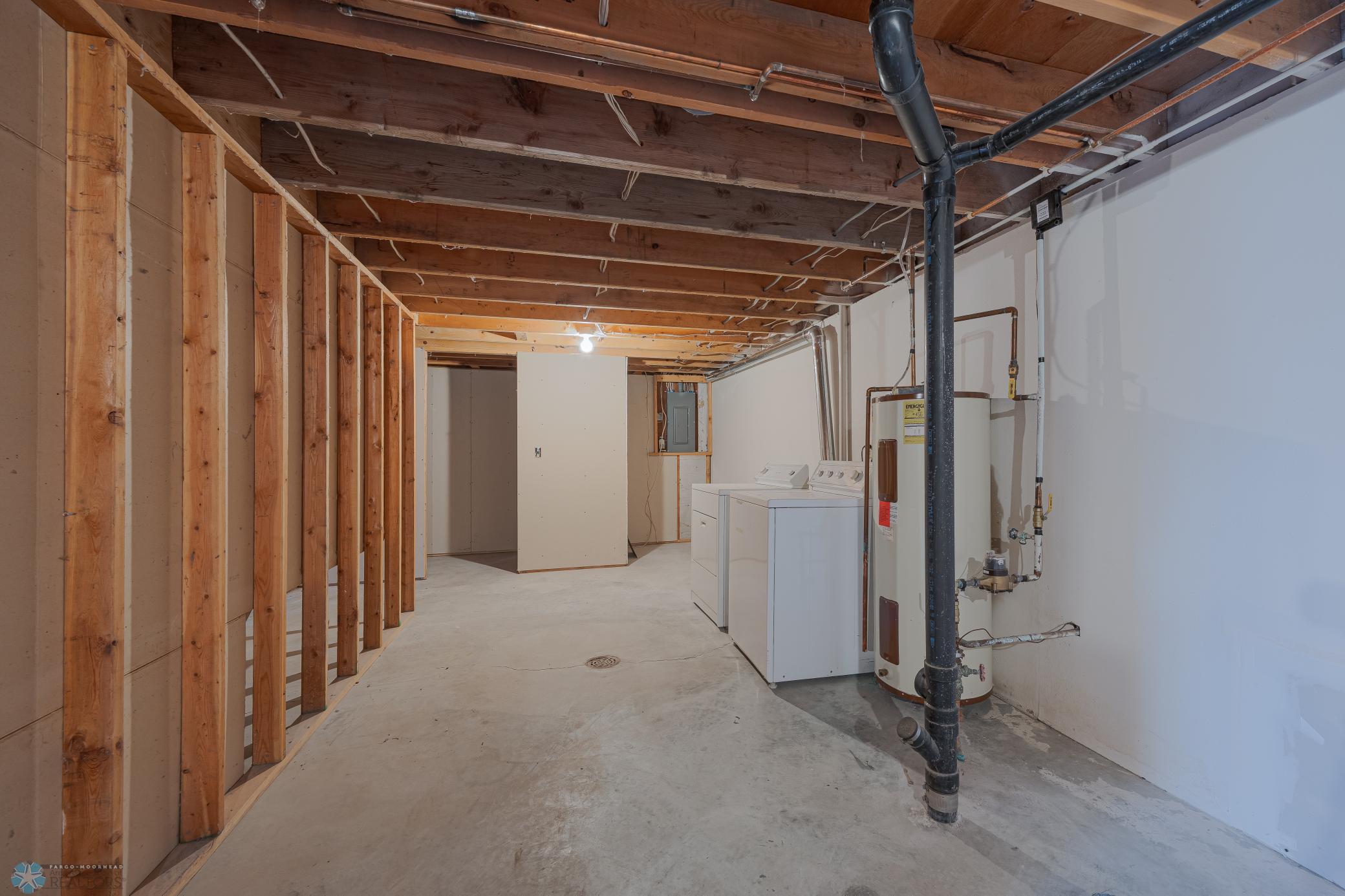 Bsmnt Laundry Area W/D stay