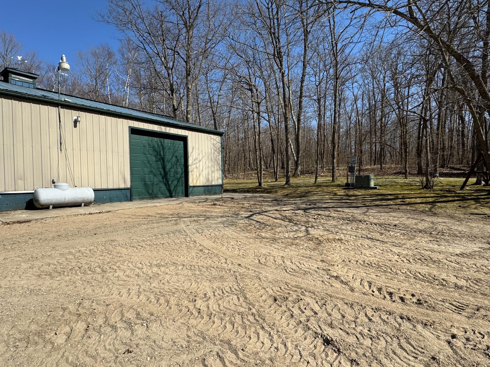 Shop/garage