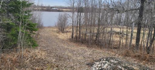 Path to Rainy River-300' river frontage