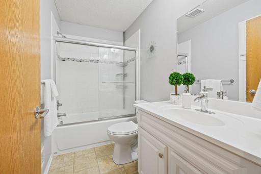 16729 Candlewood Parkway, Eden Prairie, MN 55347