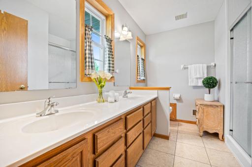 16729 Candlewood Parkway, Eden Prairie, MN 55347