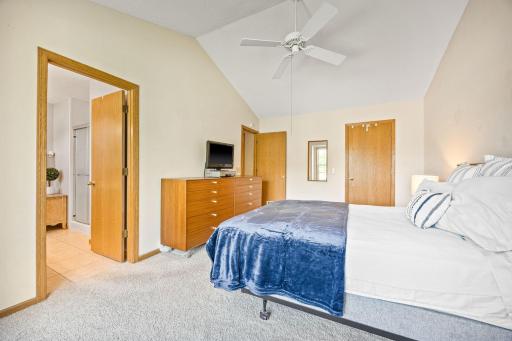 16729 Candlewood Parkway, Eden Prairie, MN 55347