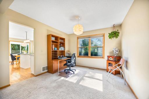 16729 Candlewood Parkway, Eden Prairie, MN 55347