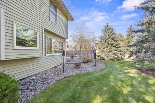 16729 Candlewood Parkway, Eden Prairie, MN 55347