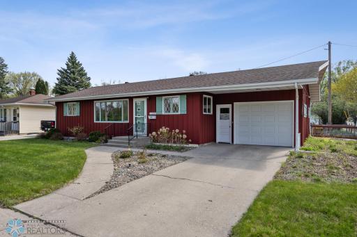 1122 River Drive S, Moorhead, MN 56560
