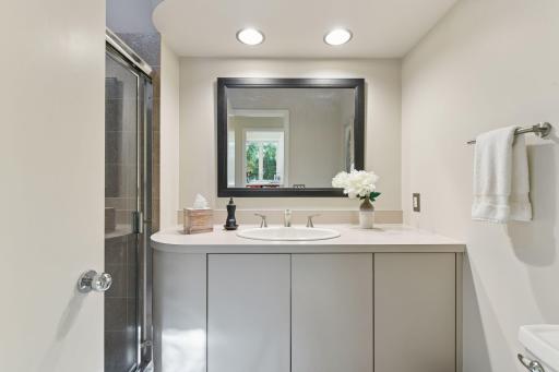 903 Kenwood Parkway, Minneapolis, MN 55403