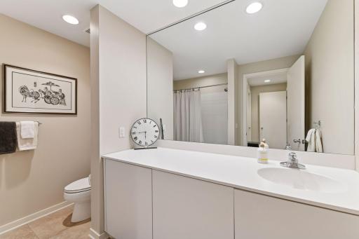 903 Kenwood Parkway, Minneapolis, MN 55403