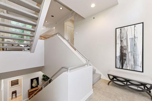 903 Kenwood Parkway, Minneapolis, MN 55403