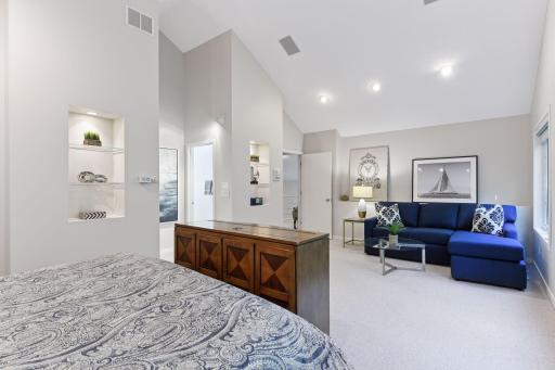 903 Kenwood Parkway, Minneapolis, MN 55403