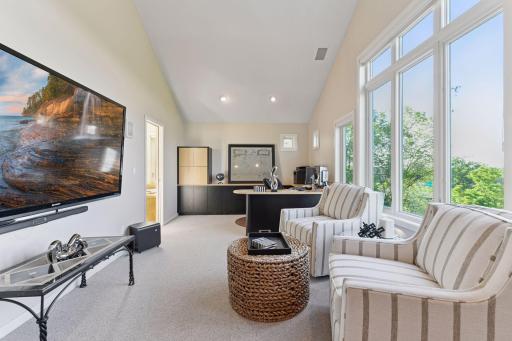 903 Kenwood Parkway, Minneapolis, MN 55403