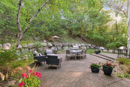 903 Kenwood Parkway, Minneapolis, MN 55403