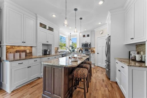 1400 Wildflower Lane, Chaska, MN 55318