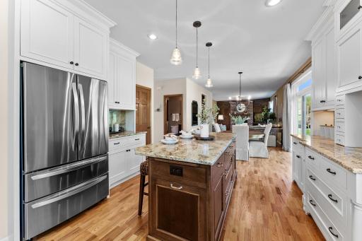 1400 Wildflower Lane, Chaska, MN 55318