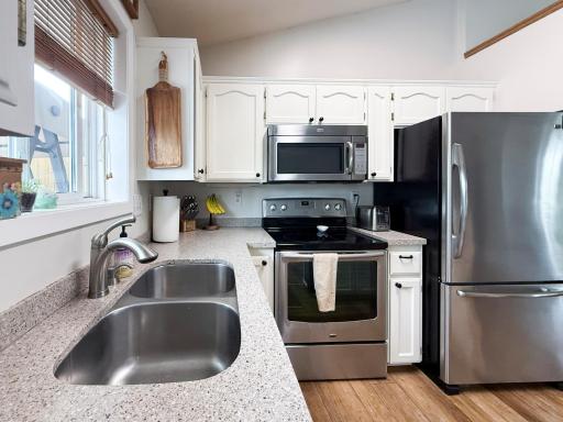 06.Sandra-Reid-Remax-Home-for-Sale-Stewartville-MN-Kitchen.jpg