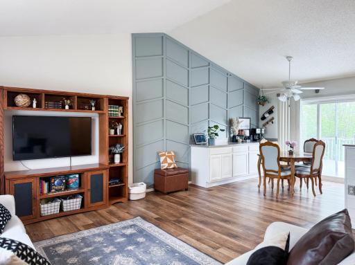 05.Sandra-Reid-Remax-Home-for-Sale-Stewartville-MN-Livingroom.jpg