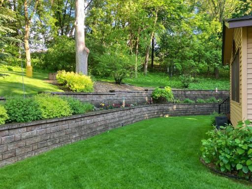 1421 Muir Lane, Burnsville, MN 55337